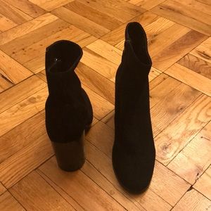 Never worn Steve Madden black block heel booties